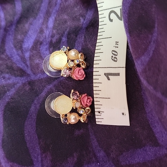 BETSEY JOHNSON floral, sparkly earrings - Picture 5 of 5